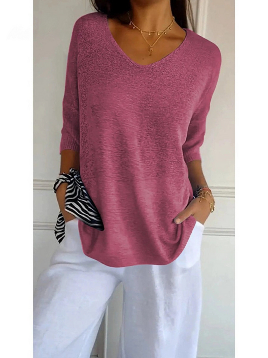 Rosalind | Elegant solid color knitted 3/4 sleeve V-neck top