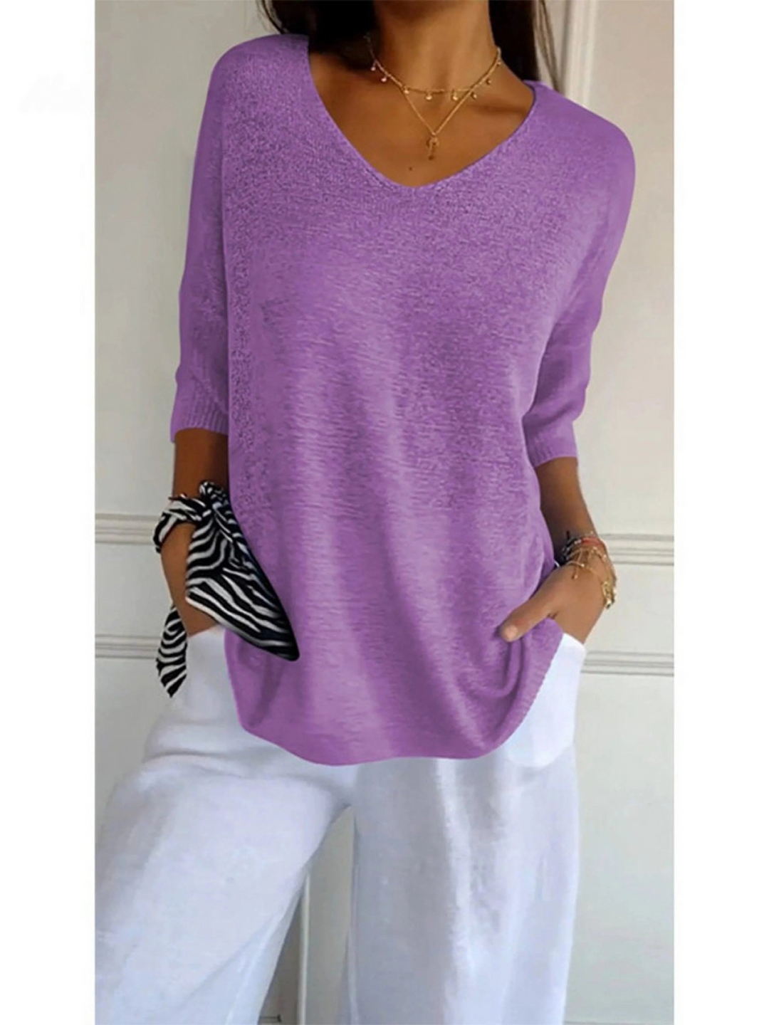 Rosalind | Elegant solid color knitted 3/4 sleeve V-neck top