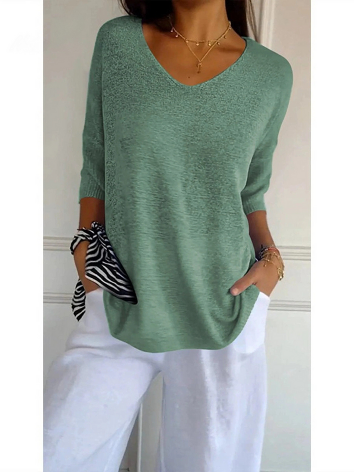Rosalind | Elegant solid color knitted 3/4 sleeve V-neck top