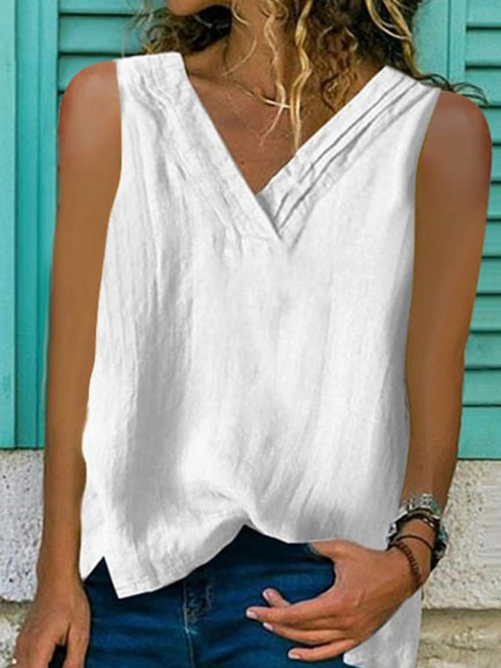 Isla | Women's V-neck sleeveless top with hem slit