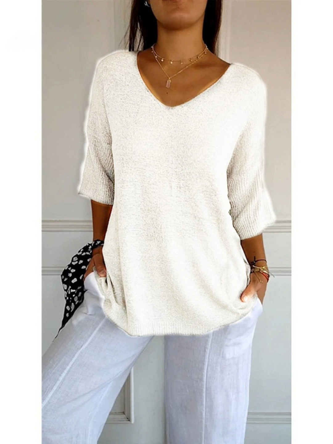 Rosalind | Elegant solid color knitted 3/4 sleeve V-neck top