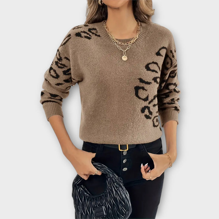 Bella | Cozy Casual Sweater Featuring Stylish Lion Design