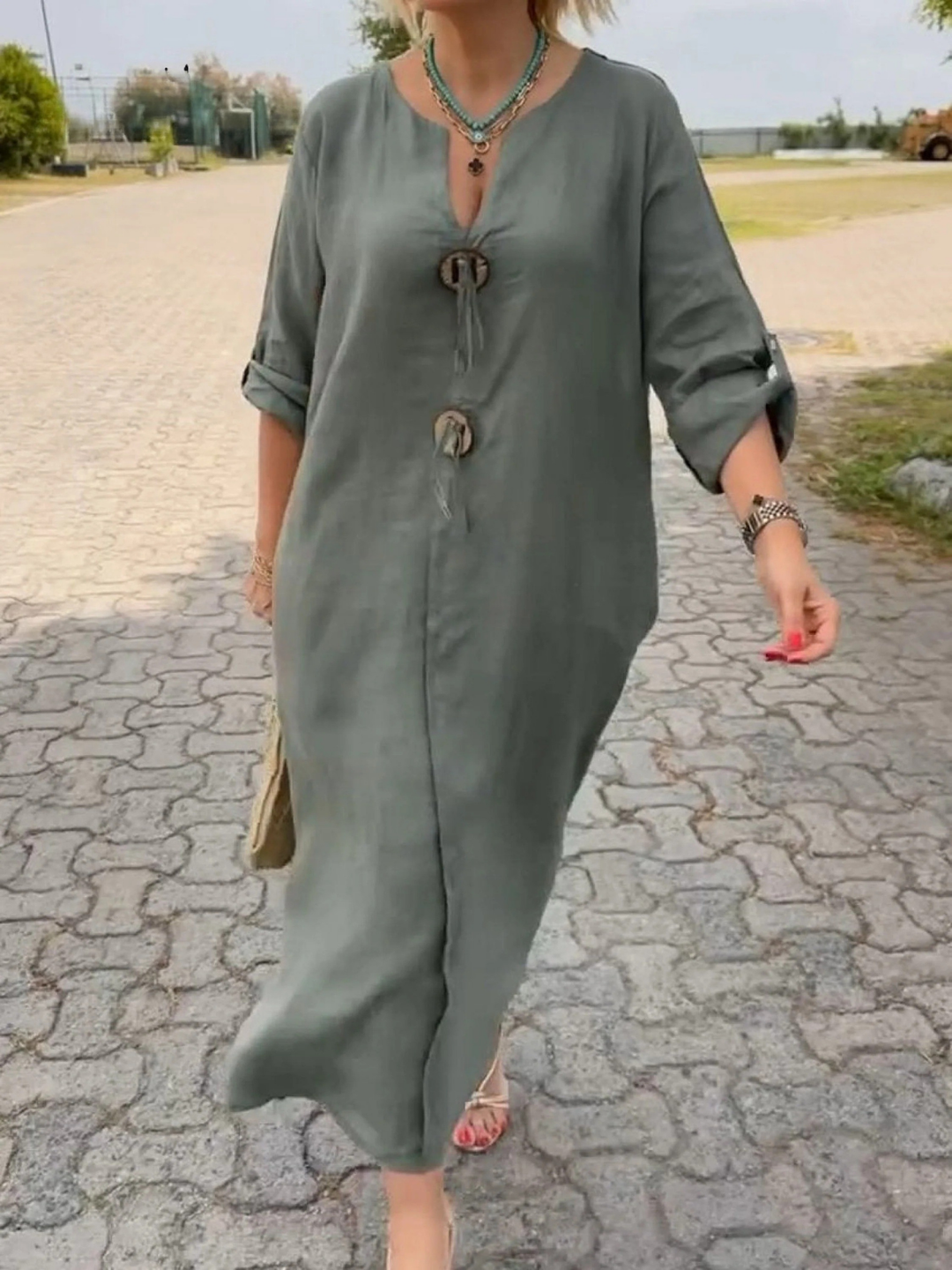 Isabel | Elegant cotton-linen V-neck dress with button details and front pocket