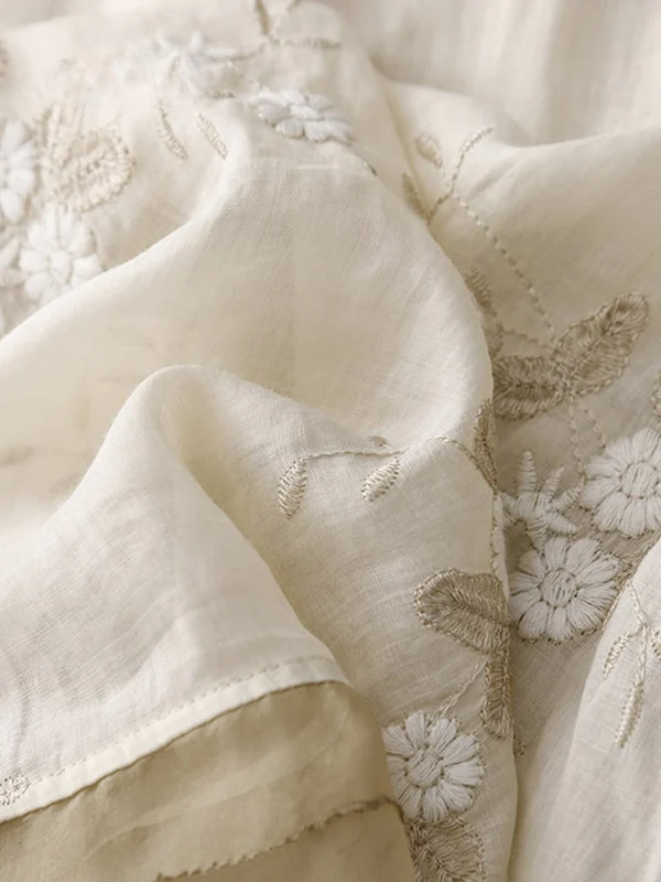 Quinn | Retro embroidered shirt with 3/4 sleeves and patchwork details