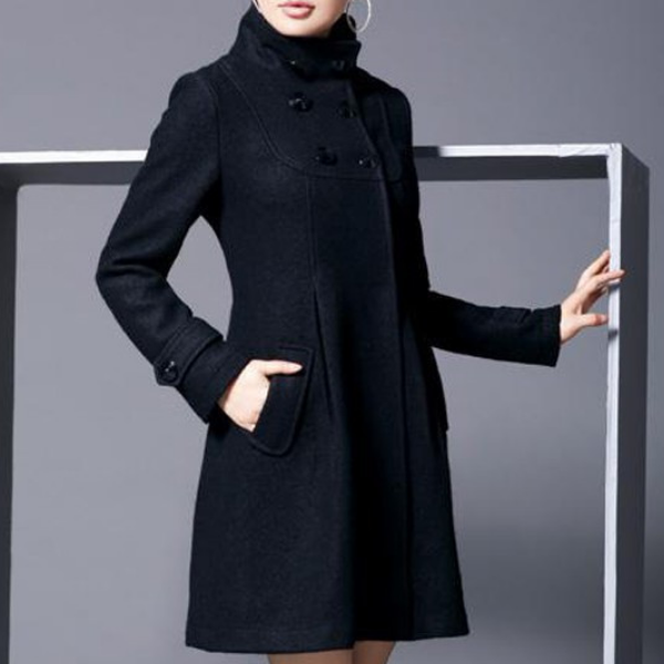 Adele  - Elegant Jacket with Double Pockets and Hood