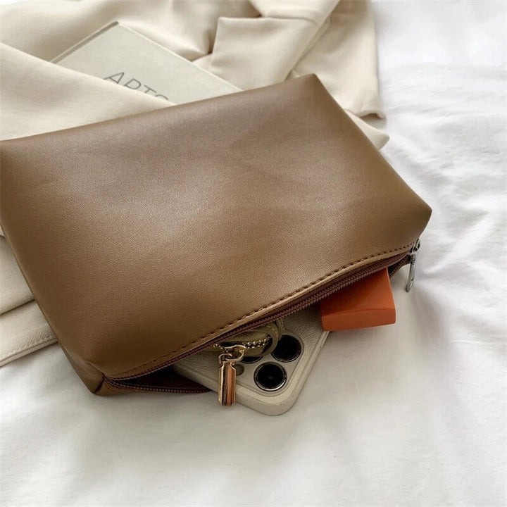 Arabella | Spacious Grand Tote for Refined Style