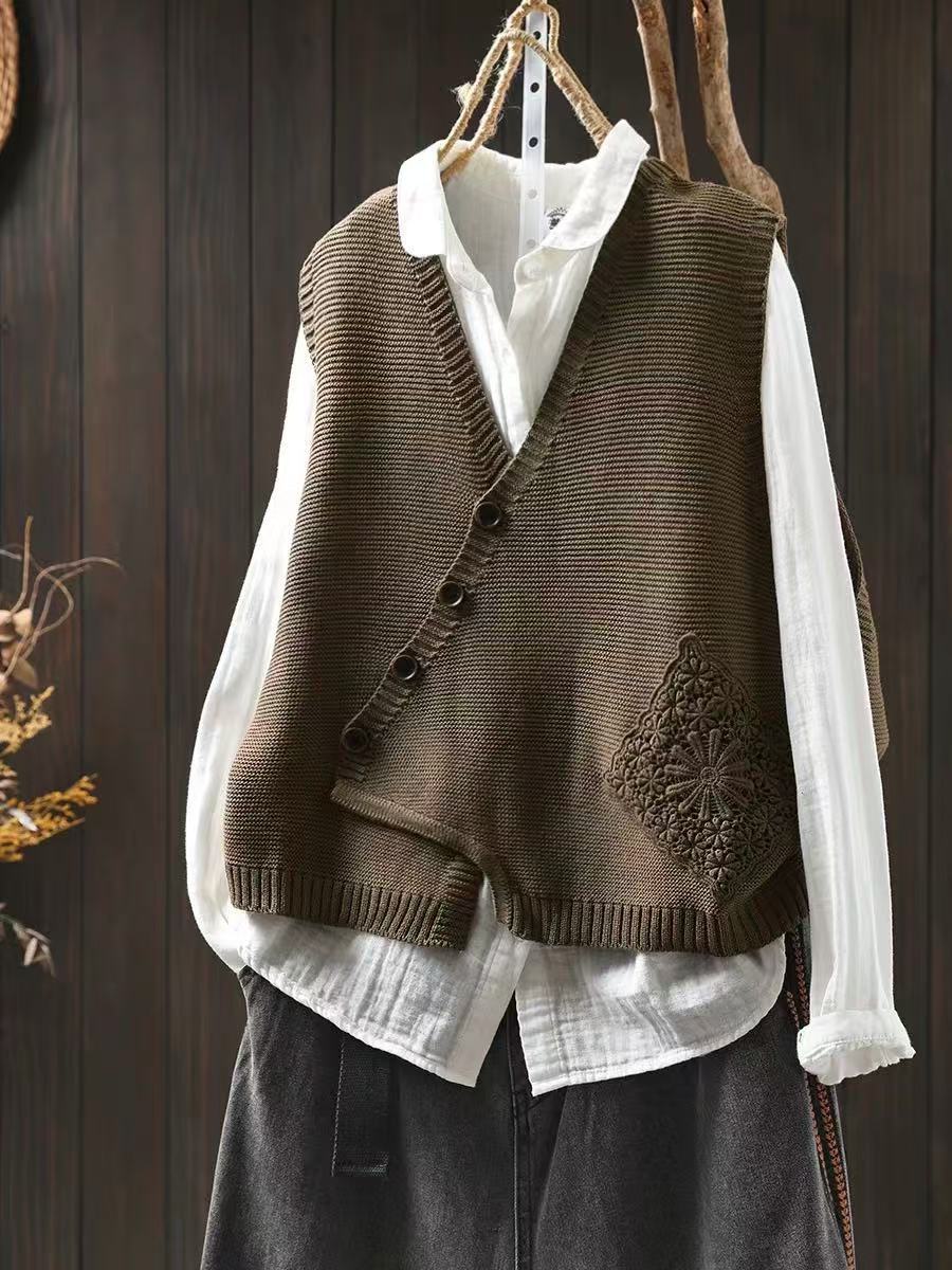 Elowen | Knitted vest – stylish and cozy accessory for your wardrobe