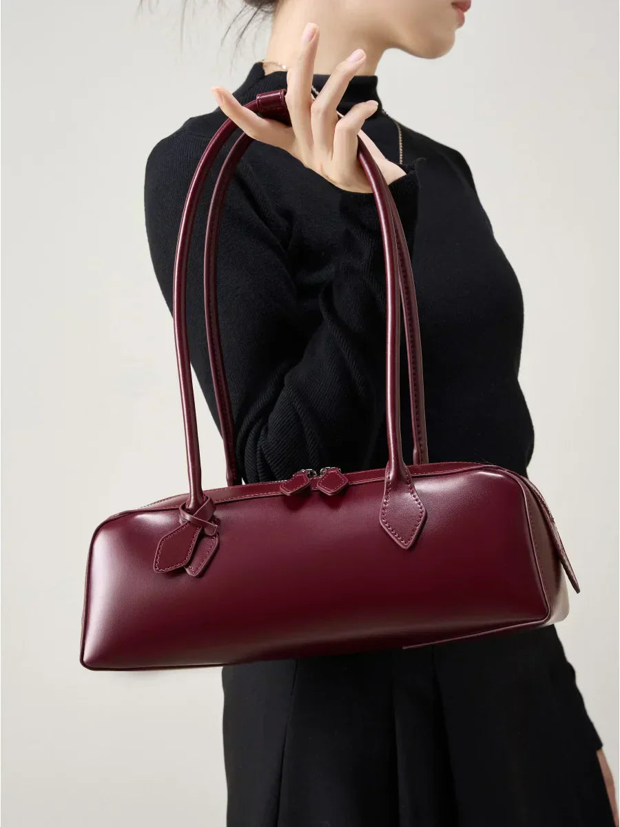 Angie | Luxurious Shoulder Bag in Baguette Style