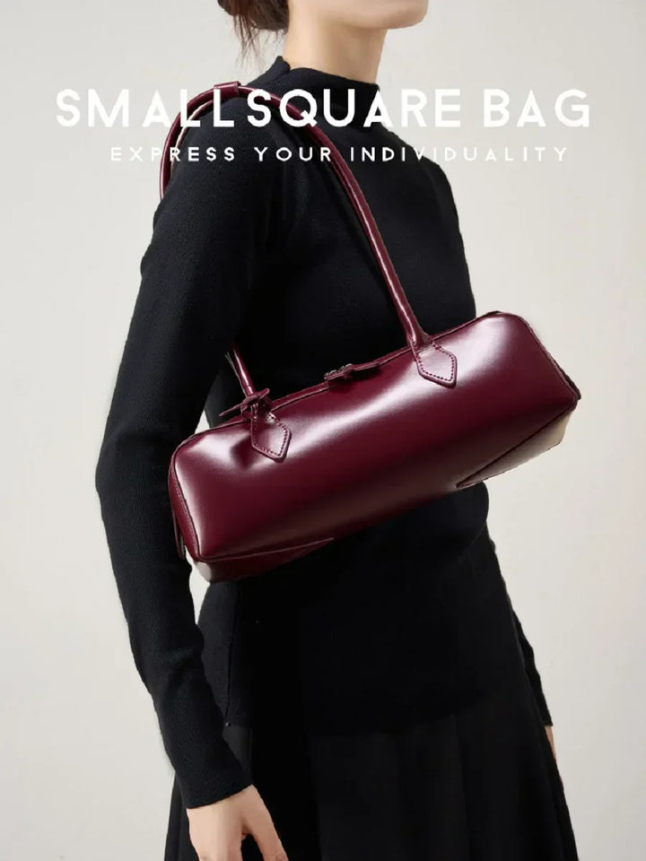 Angie | Luxurious Shoulder Bag in Baguette Style