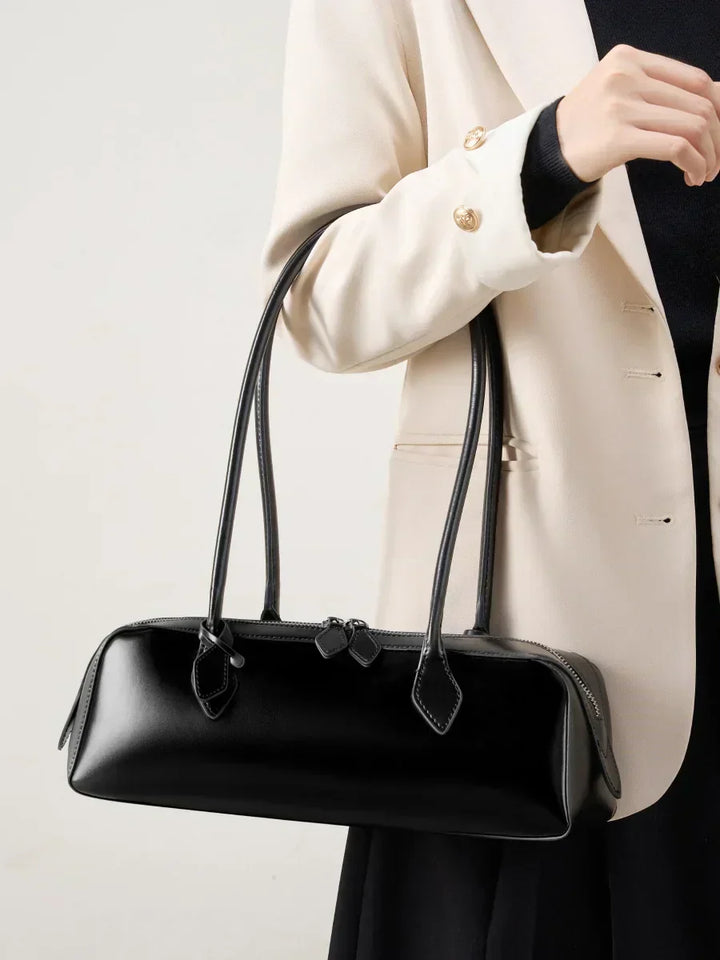 Angie | Luxurious Shoulder Bag in Baguette Style