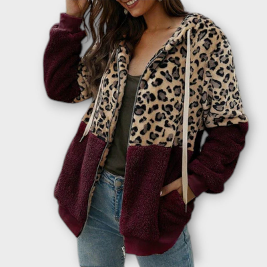Clara | Cozy Fleece Hoodie Featuring Stylish Leopard Pattern