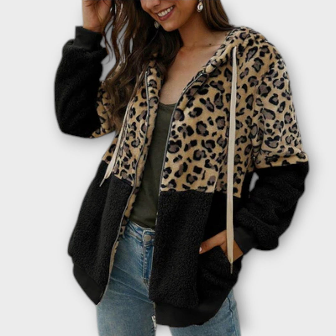 Clara | Cozy Fleece Hoodie Featuring Stylish Leopard Pattern