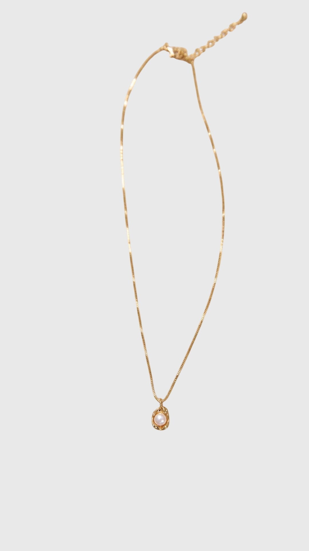 Bailey | Gold Pearl Pendant Necklace